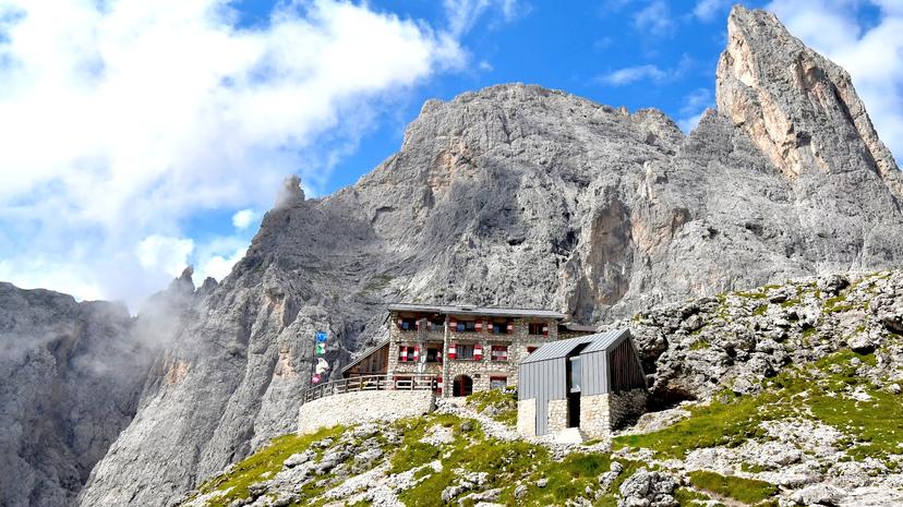 Rifugio Pradidali image 2
