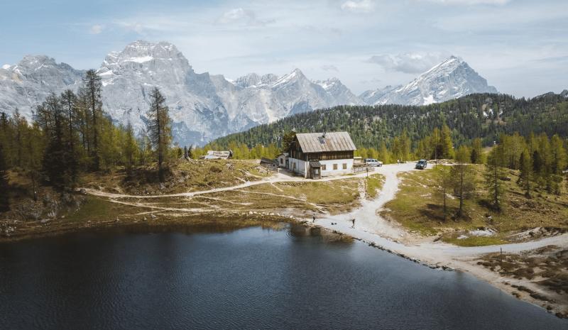 Rifugio Croda da Lago image 1