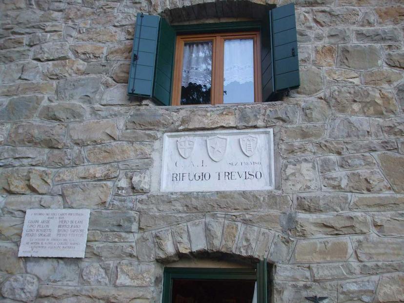 Rifugio Treviso image 2