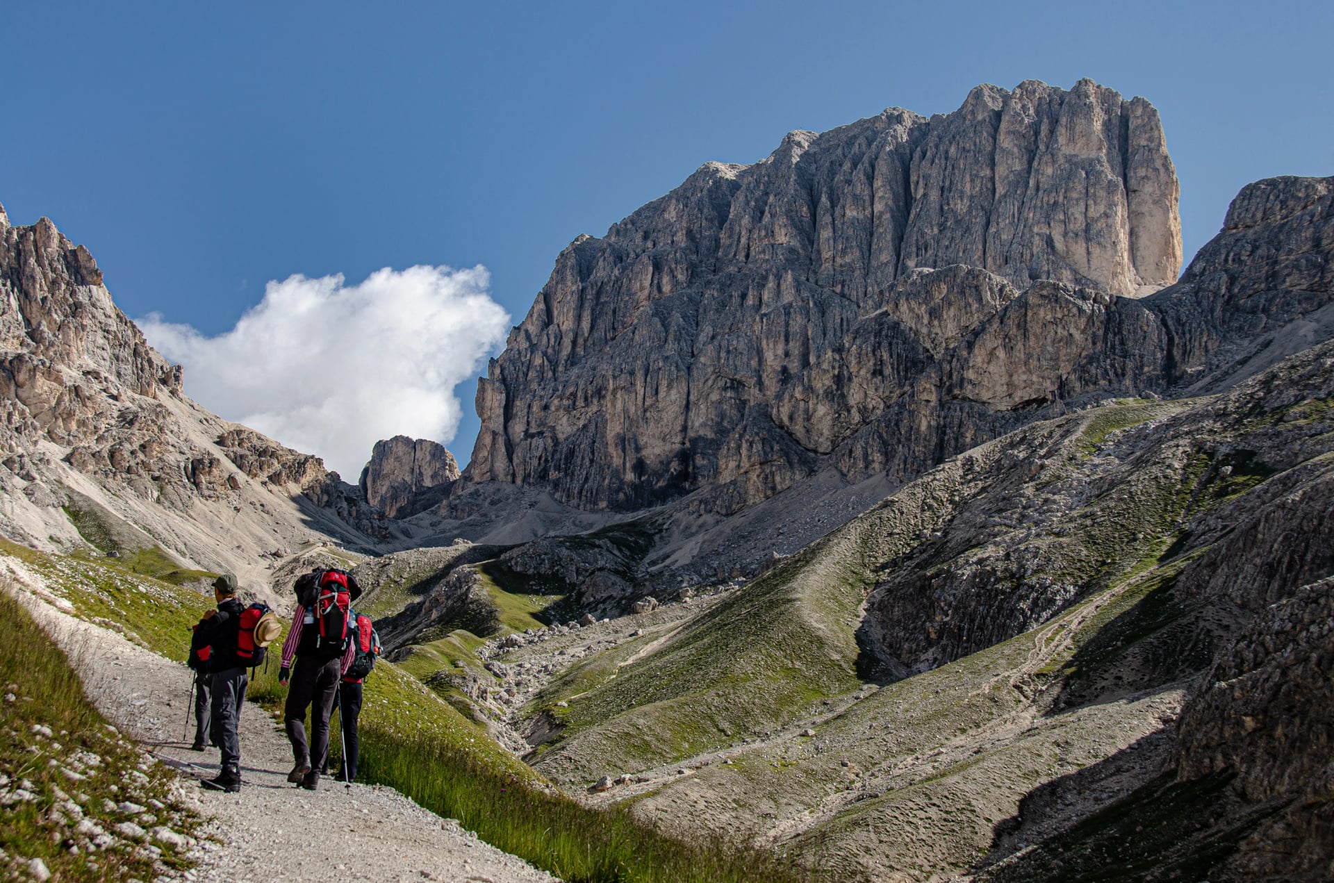 Catinaccio d'Antermoia berg som ses från stigen till Passo Principe från Rifugio Vajolet, Catinaccio-massivet, Dolomiterna, Vigo di Fassa, Trentino, Alto-Adige, Sydtyrol, Italien