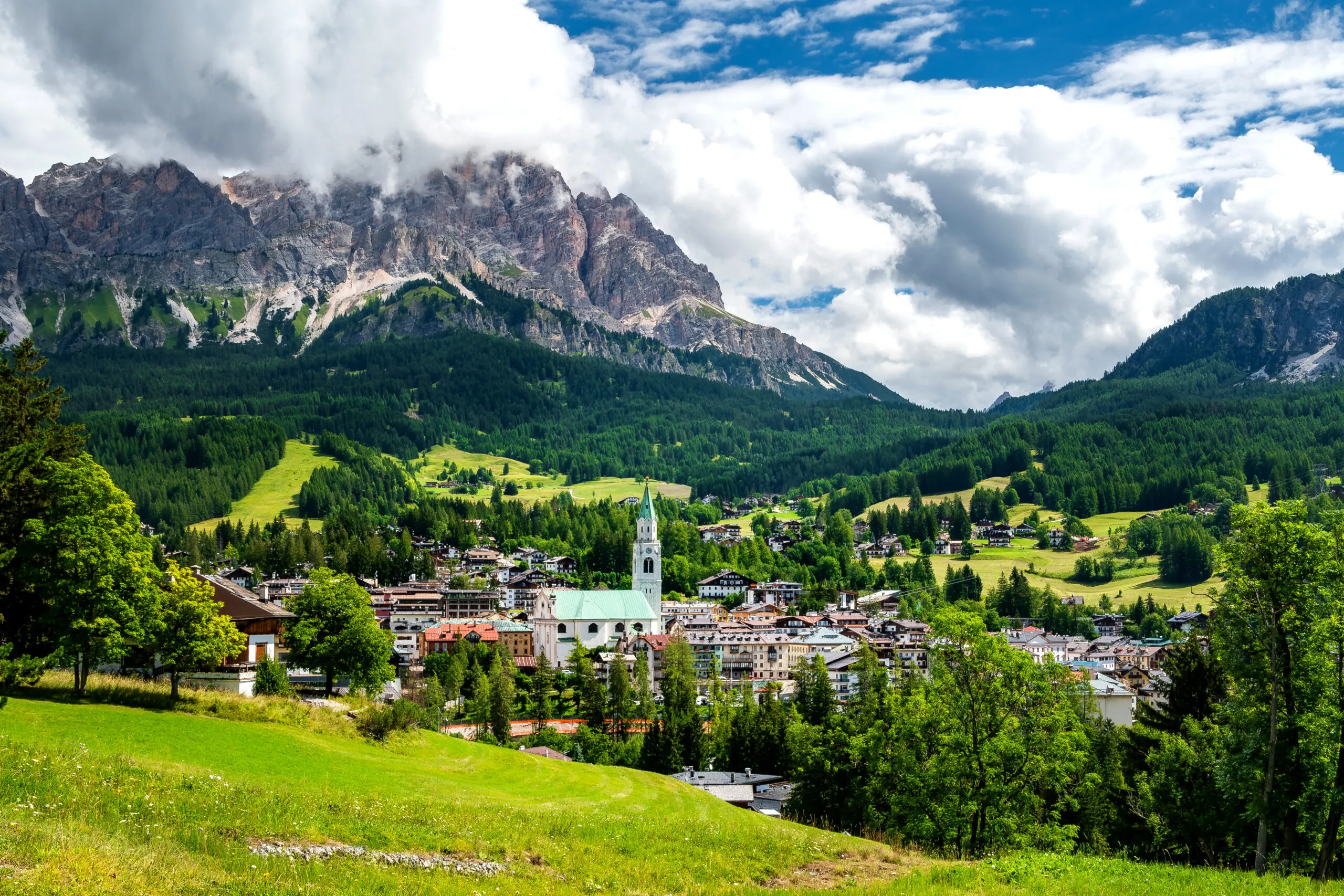 Cortina d'Ampezzo en los Dolomitas, Italia